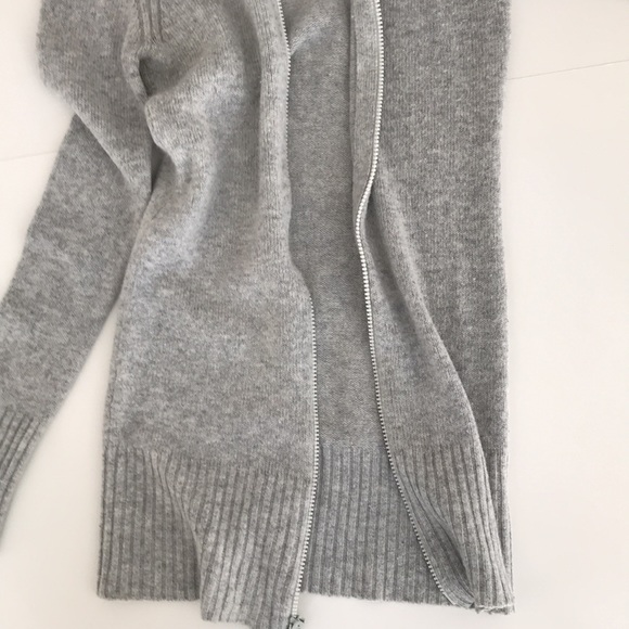 Old Navy long grey zip up sweater - Picture 9 of 10